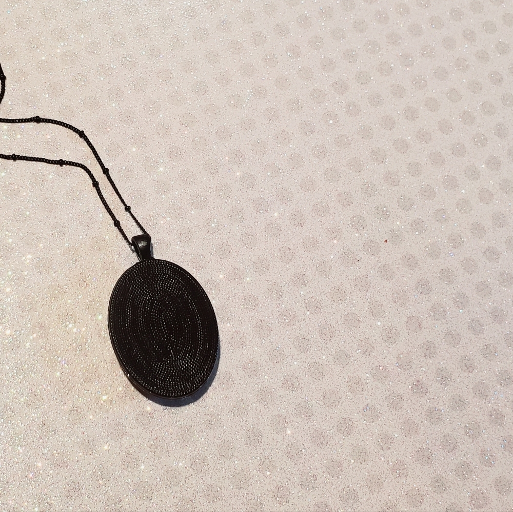 Tina Tarnoff GONE WITH THE WIND Necklace. Silhouette Jewelry. - Picture 5 of 8